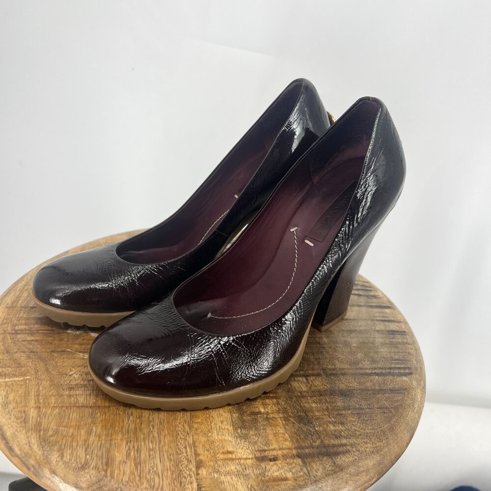 BCBGMaxAzria | RARE Patent Purple Pump 9 - Picture 7 of 13